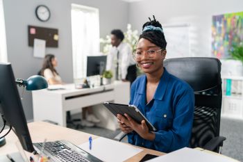 Financial Center Cleaning in Lake Ridge, Virginia